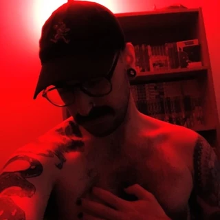 👹