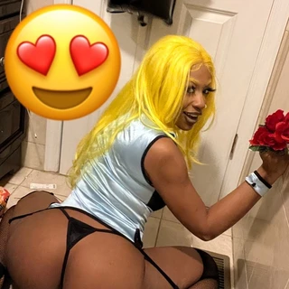 NAYLA MCKNIGHT 💛YOUR FAV🍭ContentCreator💛