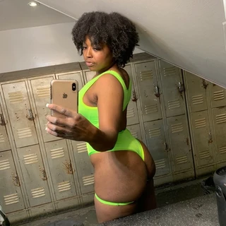 melanin monroe💋