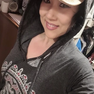 Busty Eurasian Beauty SHYLYNN