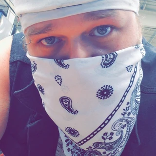 DEVIANT DADDY