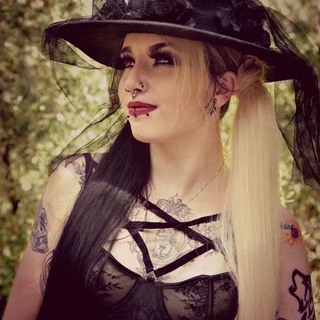 Siren Starr