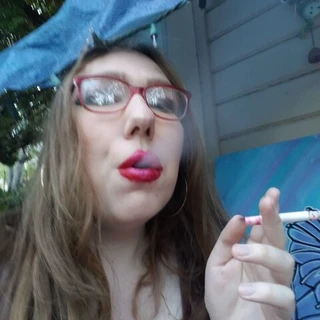 Lyridia the Smoking Waifu