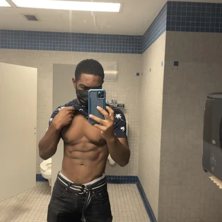 🎨