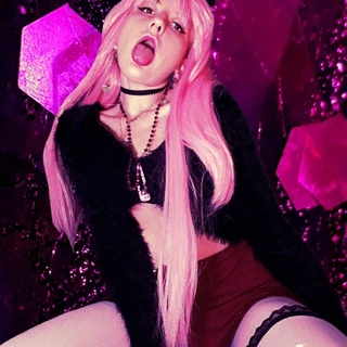 ✧･ﾟ: *✧･ﾟ:*