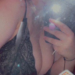 Spooky whore 🖤