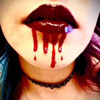 Betty 🌙 Spooky Babe 🖤 I like scary shit