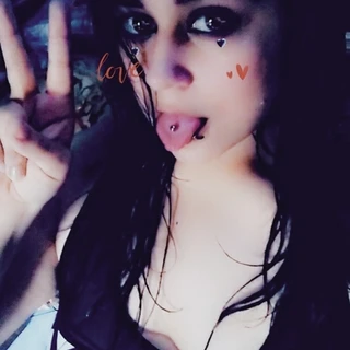 Squeaky cat goth | emo girl | feet