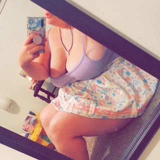 StrawberryBustyBaby🍓