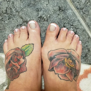 Stunning Summer's Pretty Little Feet