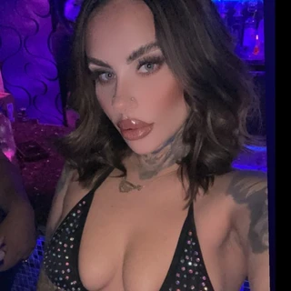 Kween B 🐝