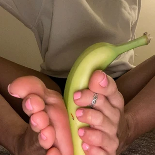 Just a girl with a nice pair of feet 👣