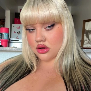 💖🍒💋👱🏻‍♀️🌸🍰🧸