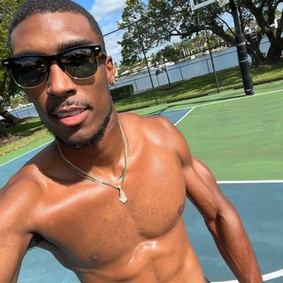 6’5 Avatar 😏