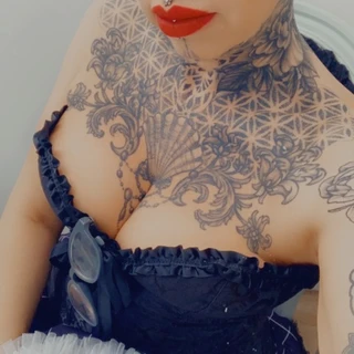 Mistress Naomi
