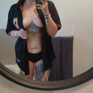 Tattooed Honeyyy xx