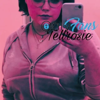 Rosie 🌹