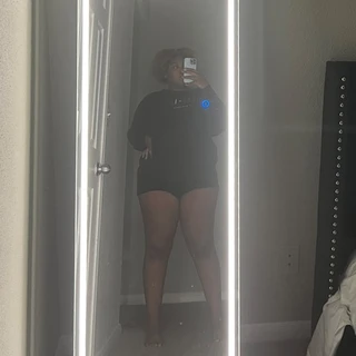 T 👅