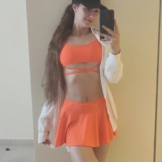El 🇬🇧 Petite British Girl Next Door!