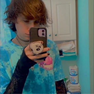 🛸Sassy Johnny🛸 (Top 21% of all creators)