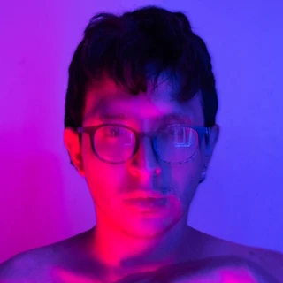𝕱.