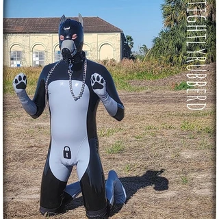 Tightlyrubberd