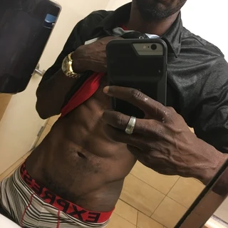 😈