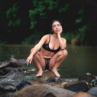 The Tropical Diosa: Lili Love