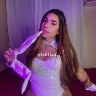 Bruna🖤