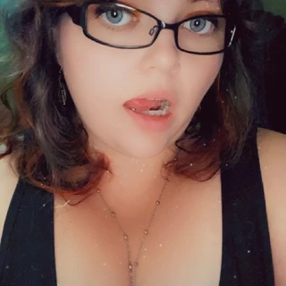 TwitchyWitchyGirl2323