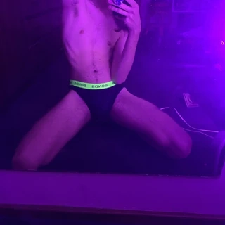 Tyler 6 ft+ 9” Uncut
