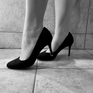 👠🦶🏻