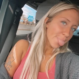 👑