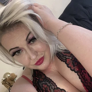 Tight_curvy_Calista