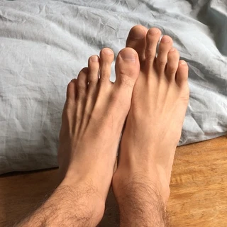 Raphael's feet