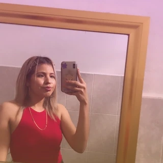 Pequeña Ariana