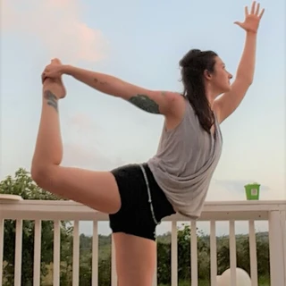 INTEGRAL YOGA with Lauren Love