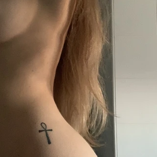 👼🏼