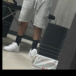 GG