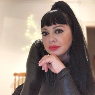 DOMINATRIX S♥️