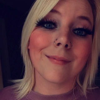 Bustyblonde