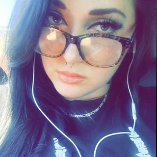 rosesareblack