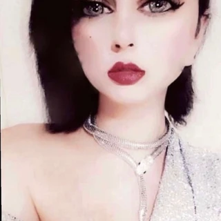 Noora London