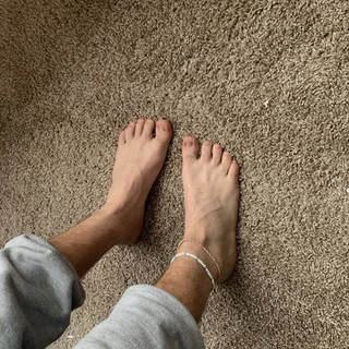 pretty boy ~ with pretty feet