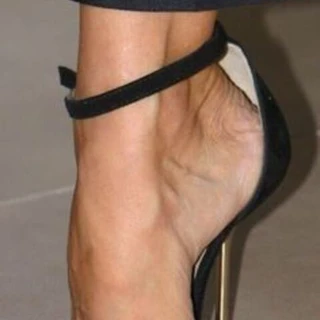 Happy feet - Lena Lindberg