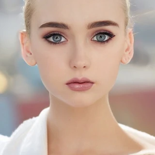Unknown Blondie