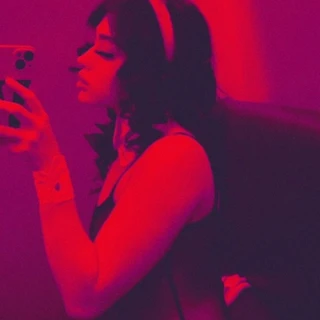ℋℴ𝓃ℯ𝓎