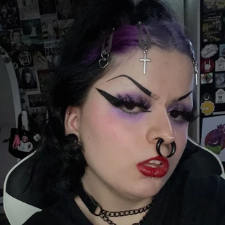 𝔟𝔦𝔤 𝔱𝔦𝔱𝔱𝔶 𝔳𝔞𝔪𝔭𝔦𝔯𝔢 𝔤𝔣 <3