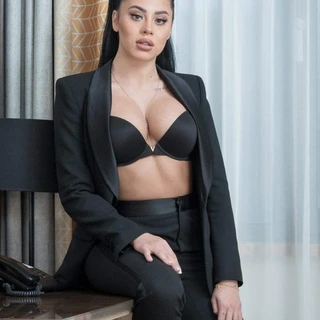 Vanya Brunette