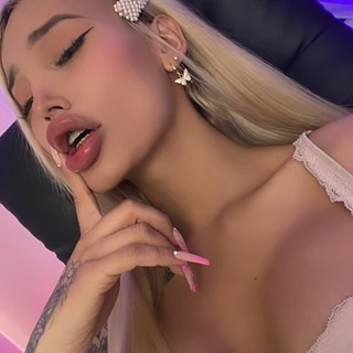 Violet Navarro
